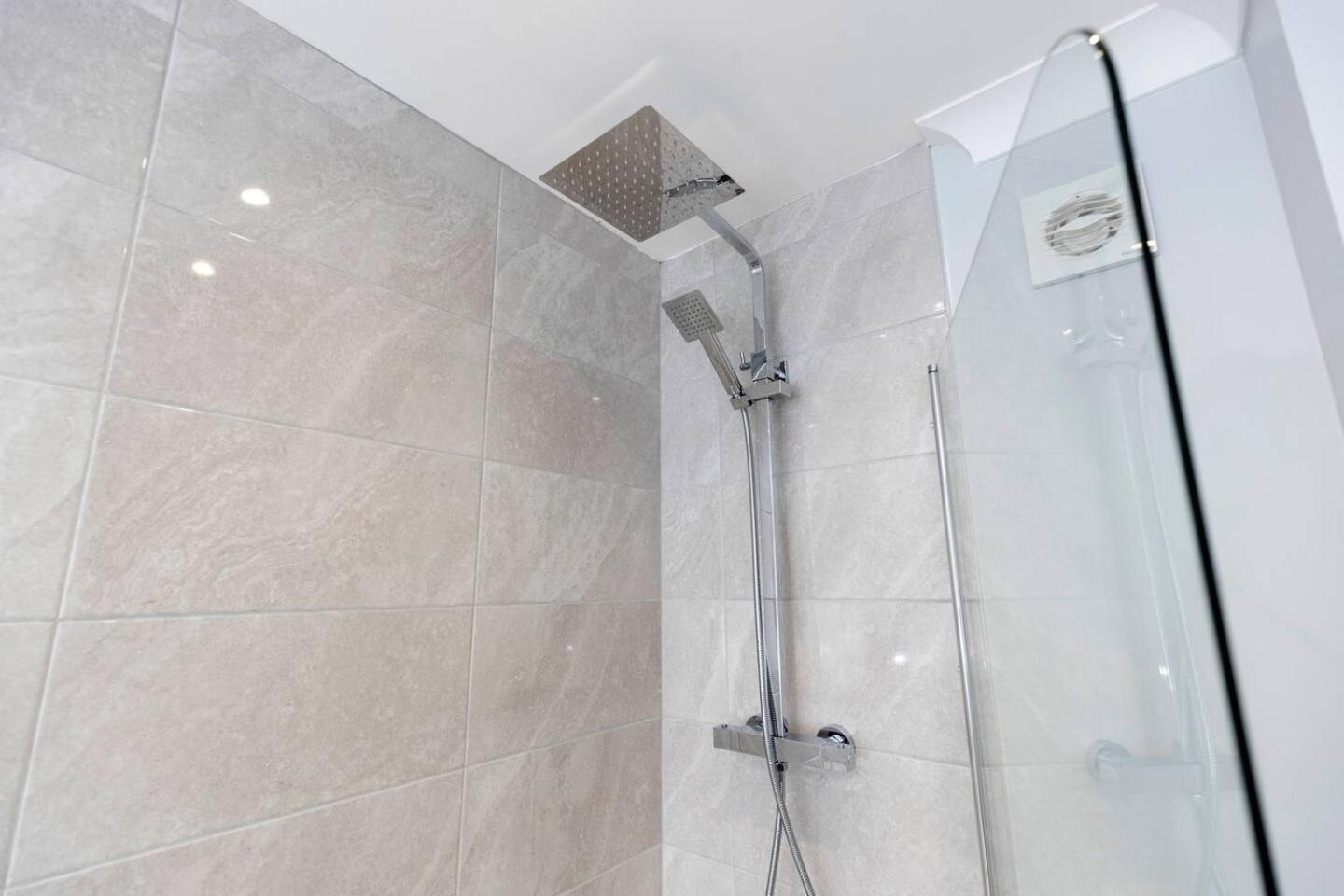 Modern 2 Bedroom Perfect For Family Friends And Workers 南希尔兹 外观 照片