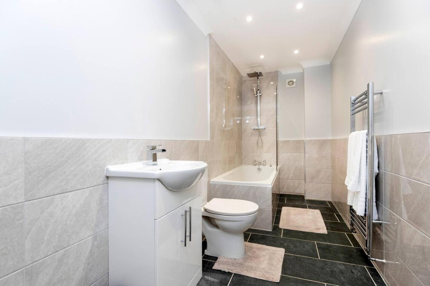 Modern 2 Bedroom Perfect For Family Friends And Workers 南希尔兹 外观 照片